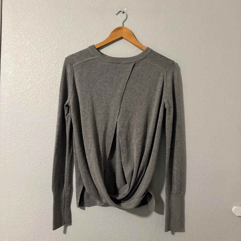 lululemon 🍋 athletica Gray Crew Neck Sweater - Picture 13 of 16
